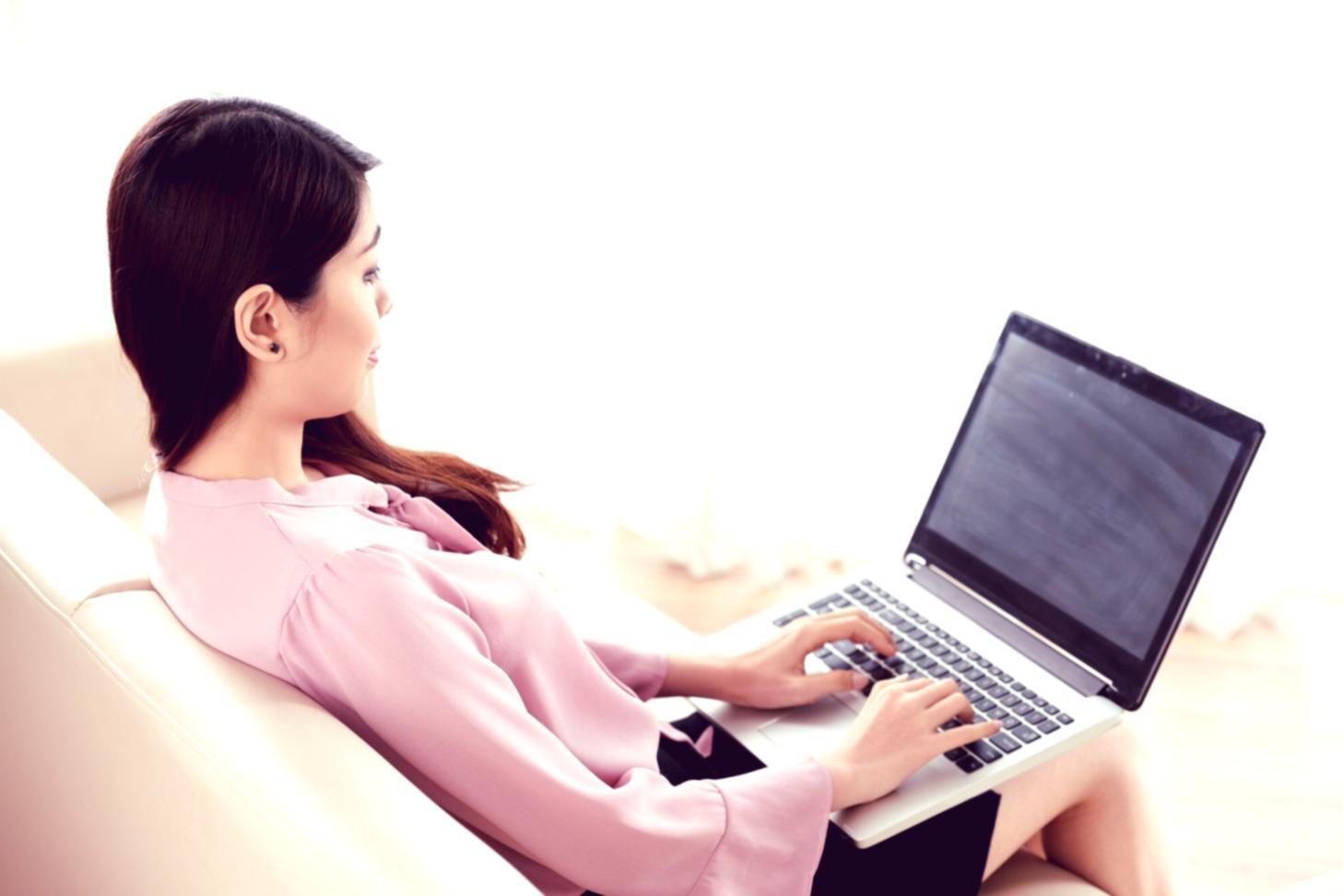 Integrierte Lernumgebung mit Code-Editor und Video-Tutorial